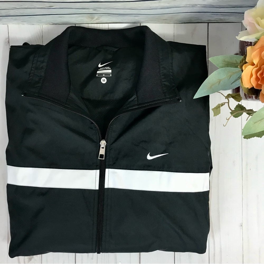 Nike Windbreaker Jacket, Size Med (Women’s) - Picture 2 of 10